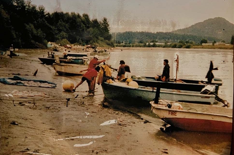 Suak-Suiattle fishermen on the Skagit River in 1985